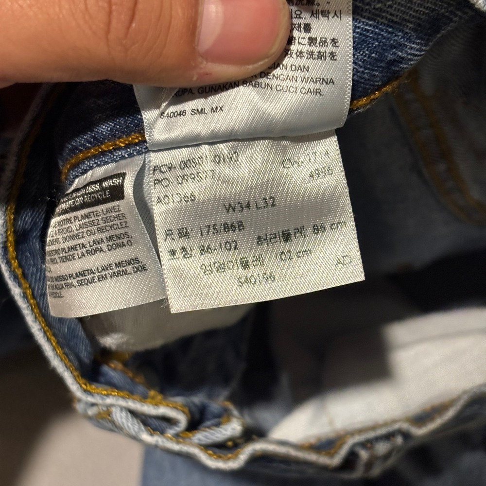 Levis 501 Men Original Fit Button Fly Straight Leg Blue Jeans 34x32 Medium Wash - Picture 9 of 12